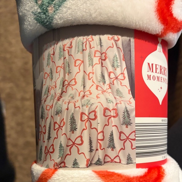 Festive Red and Green Bow and Tree Blanket - Picture 1 of 5